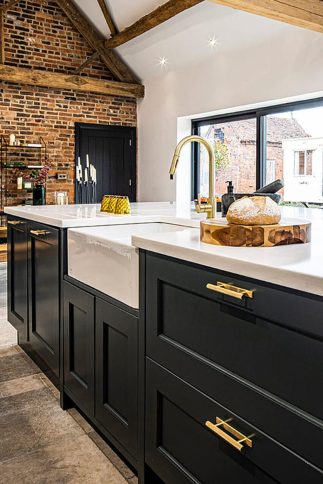 Akrilik Mutfak Tezgahı Entegre Evye Uygulaması